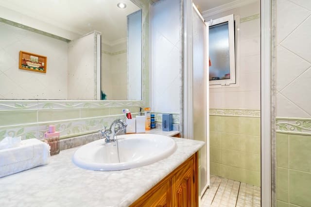 2 makuuhuone Paritalo myytävänä paikassa Estepona - 449 000 € (Ref: 8709002)