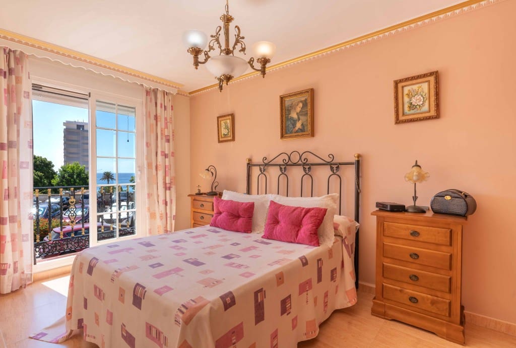 2 soverom Kjedet enebolig til salgs i Estepona - € 449 000 (Ref: 8709002)