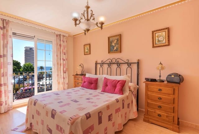 2 makuuhuone Paritalo myytävänä paikassa Estepona - 449 000 € (Ref: 8709002)