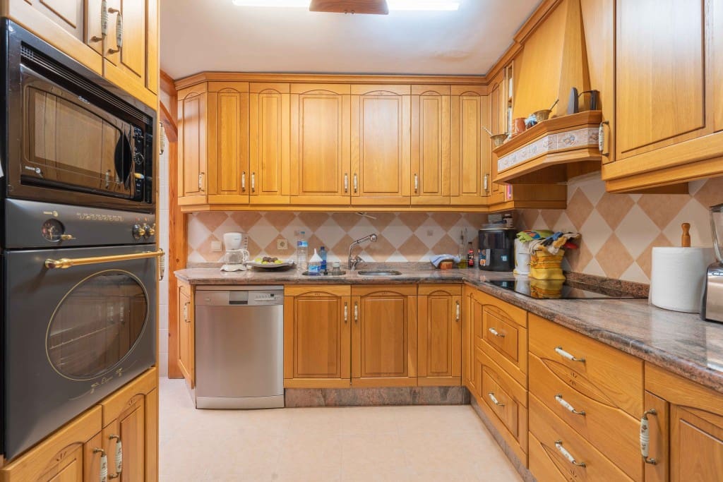 2 soverom Kjedet enebolig til salgs i Estepona - € 449 000 (Ref: 8709002)