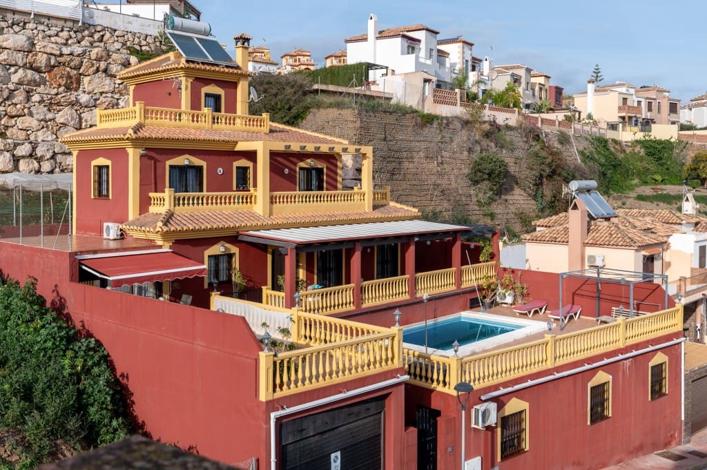 4 sypialnia Willa na sprzedaż w Torrox-Costa z basenem - 840 000 € (Ref: 8848774)