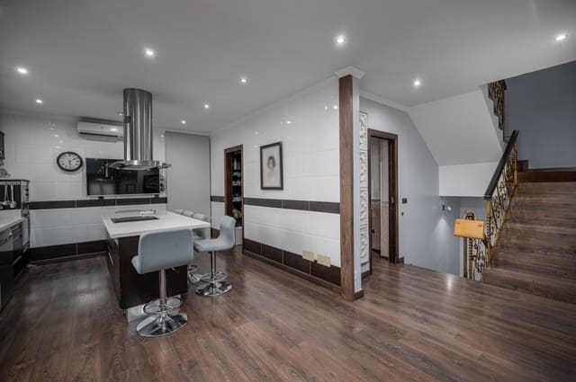 4 camera da letto Villa in vendita in Torrox-Costa, Torrox con piscina - 840.000 € (Rif: 8848774)