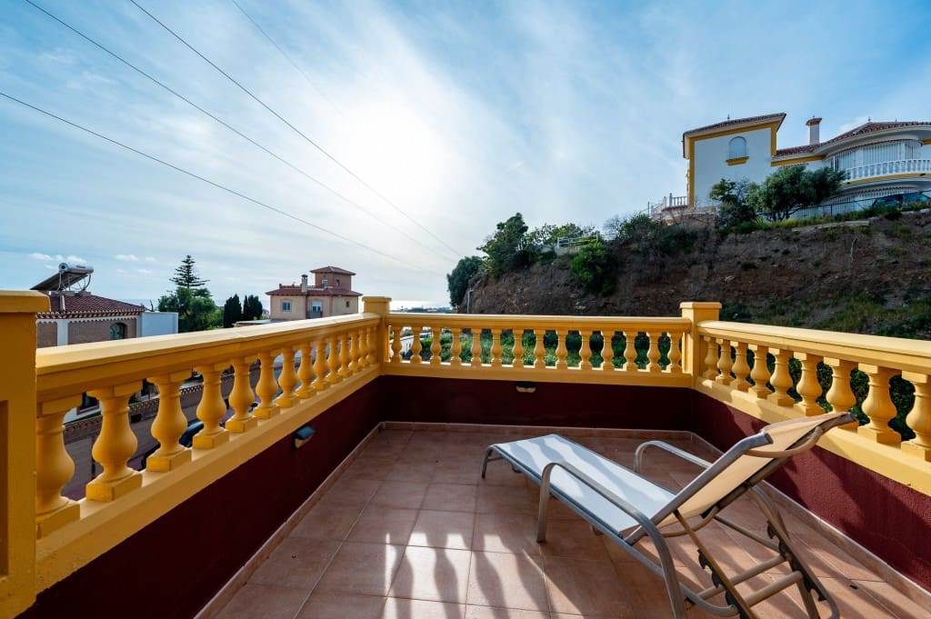 4 sypialnia Willa na sprzedaż w Torrox-Costa z basenem - 840 000 € (Ref: 8848774)