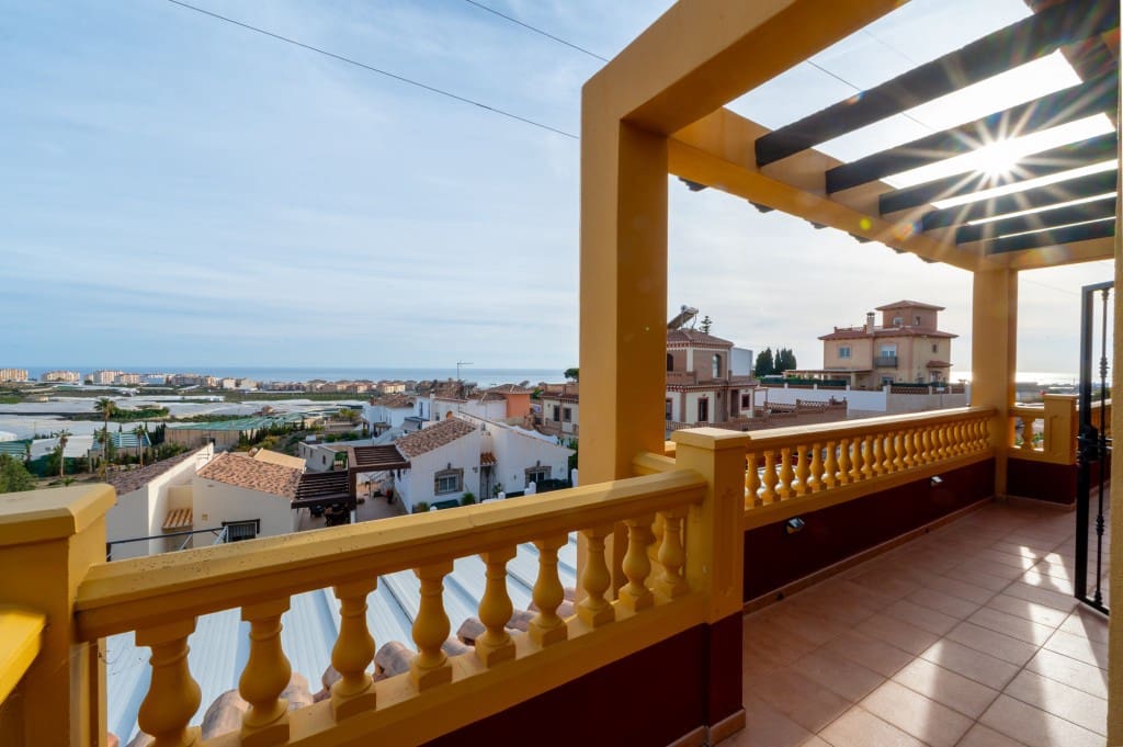 4 sypialnia Willa na sprzedaż w Torrox-Costa z basenem - 840 000 € (Ref: 8848774)