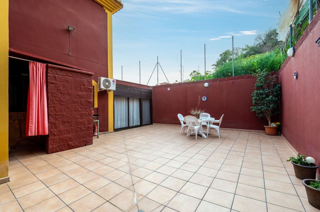 4 sypialnia Willa na sprzedaż w Torrox-Costa z basenem - 840 000 € (Ref: 8848774)