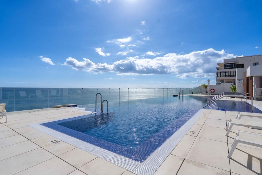 2 chambre Appartement à vendre à Estepona avec piscine garage - 685 000 € (Ref: 8970164)