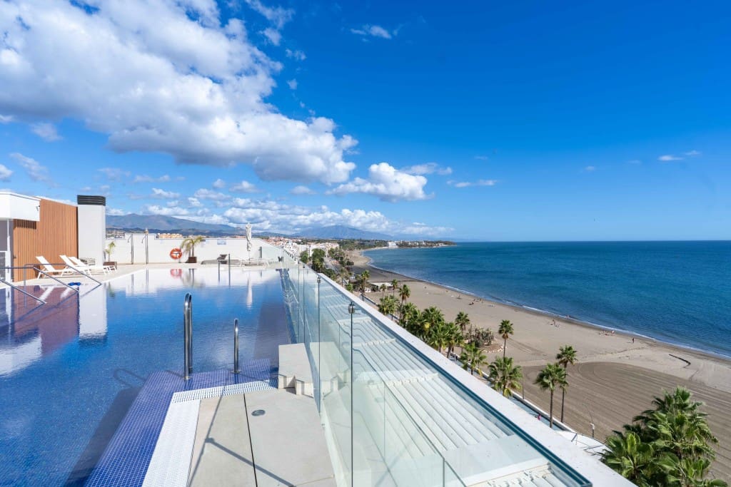 2 chambre Appartement à vendre à Estepona avec piscine garage - 685 000 € (Ref: 8970164)