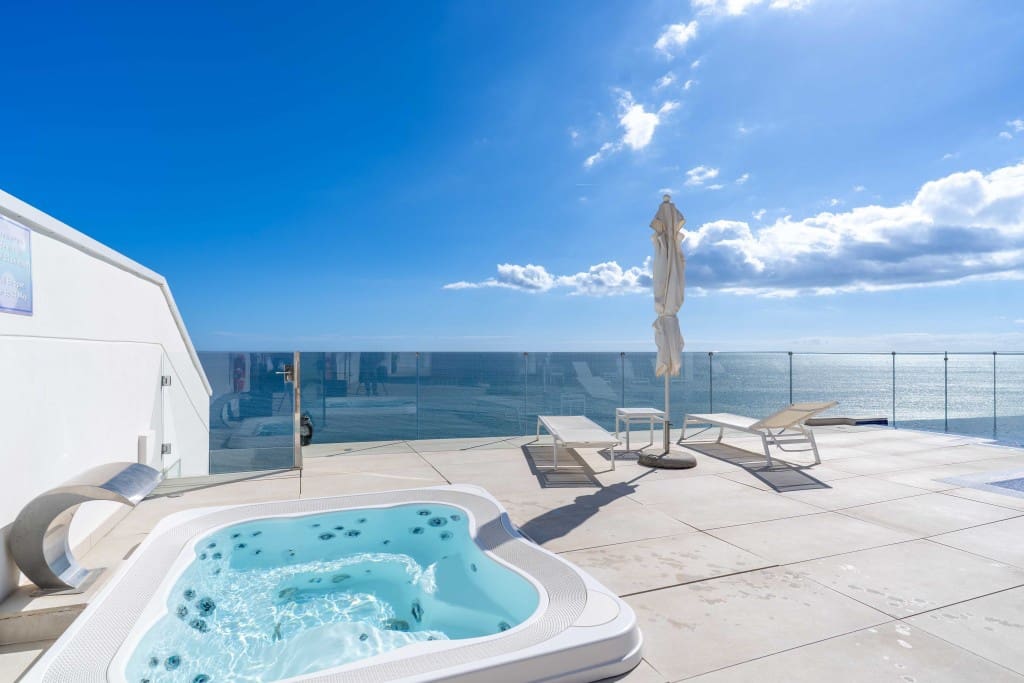 2 chambre Appartement à vendre à Estepona avec piscine garage - 685 000 € (Ref: 8970164)