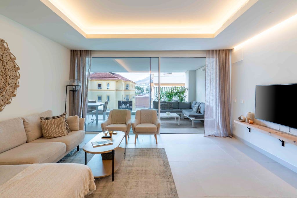 2 chambre Appartement à vendre à Estepona avec piscine garage - 685 000 € (Ref: 8970164)