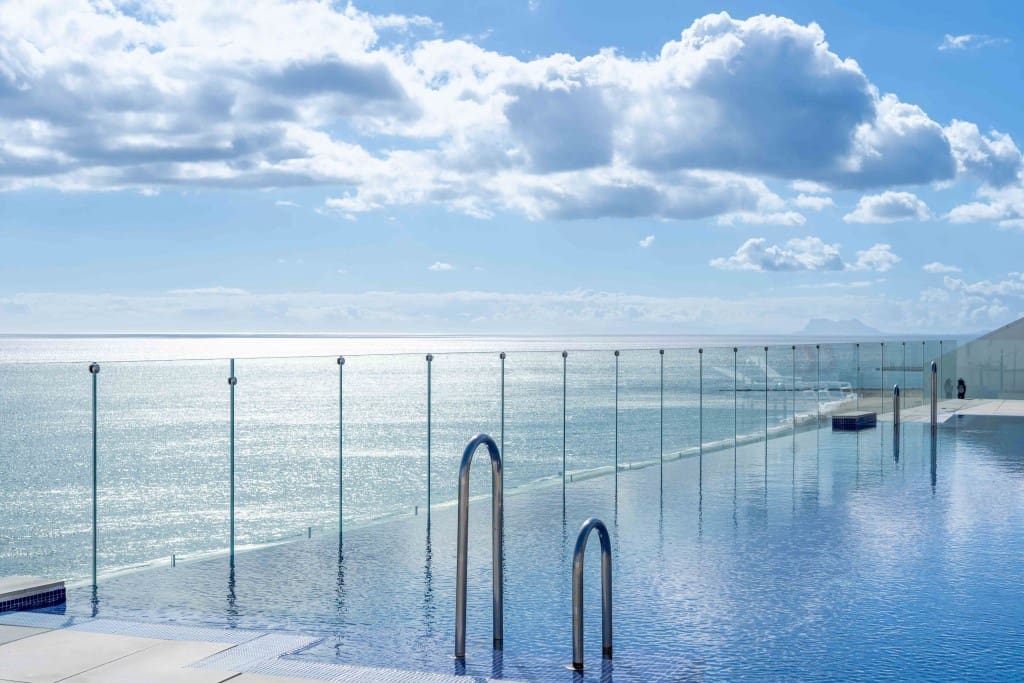 2 chambre Appartement à vendre à Estepona avec piscine garage - 685 000 € (Ref: 8970164)