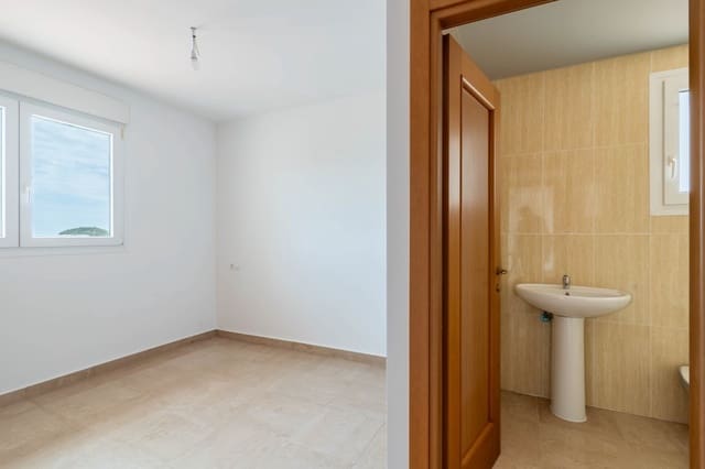 2 soveværelse Lejlighed til salg i La Duquesa / Puerto de la Duquesa, Manilva med swimmingpool - € 171.000 (Ref: 8982244)