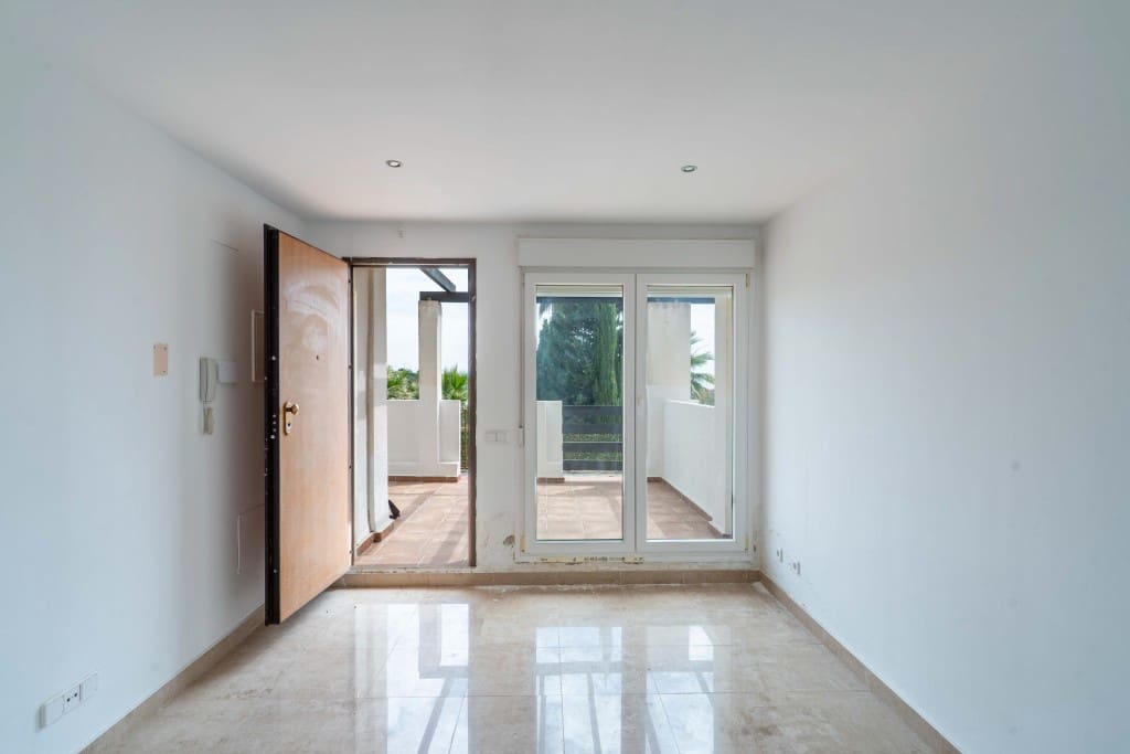 2 sypialnia Apartament na sprzedaż w La Duquesa / Puerto de la Duquesa z basenem - 173 000 € (Ref: 8982245)