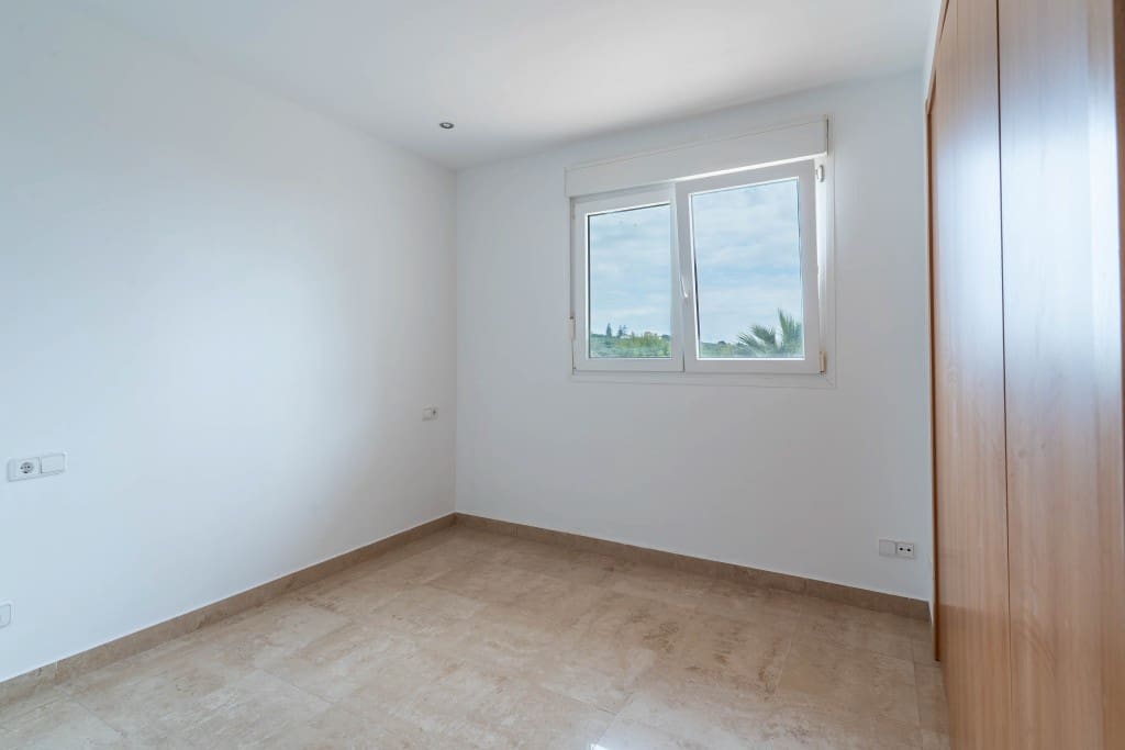 2 sypialnia Apartament na sprzedaż w La Duquesa / Puerto de la Duquesa z basenem - 173 000 € (Ref: 8982245)