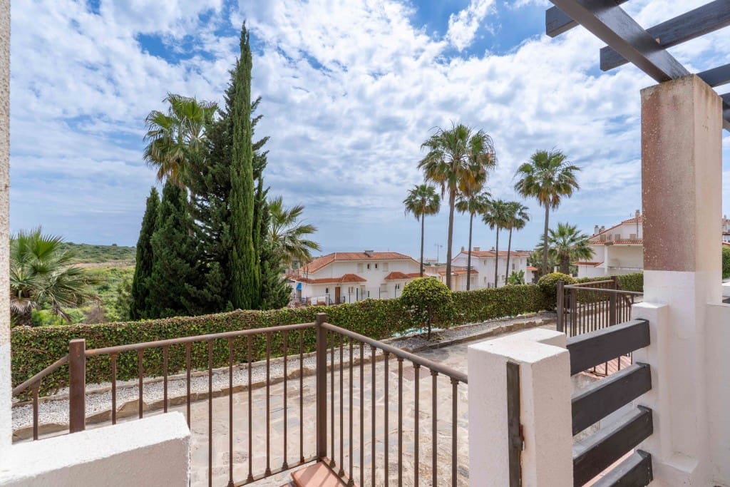 2 sypialnia Apartament na sprzedaż w La Duquesa / Puerto de la Duquesa z basenem - 173 000 € (Ref: 8982245)