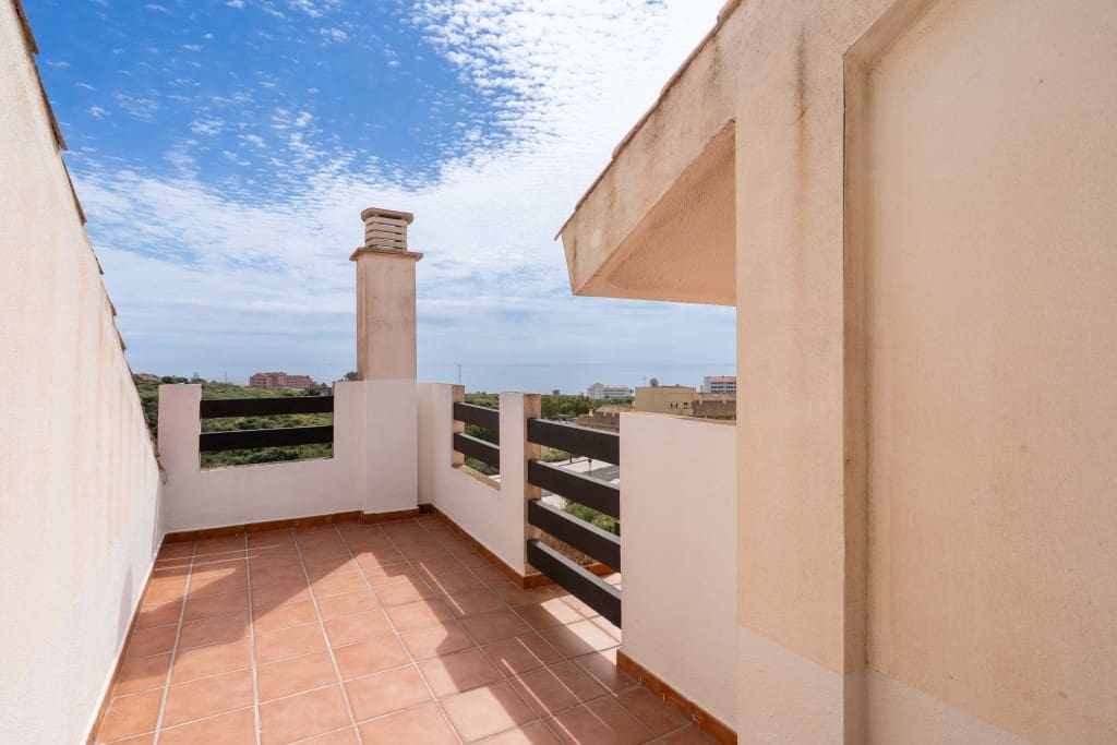 2 sovrum Takvåning till salu i La Duquesa / Puerto de la Duquesa med pool - 192 500 € (Ref: 8982246)