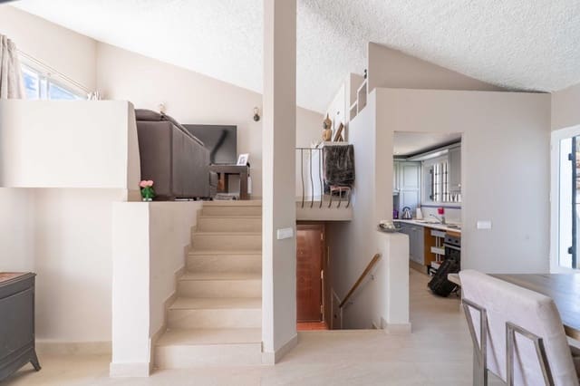 3 makuuhuone Paritalo myytävänä paikassa Bahía Dorada, Estepona mukana uima-altaan - 545 000 € (Ref: 9012116)