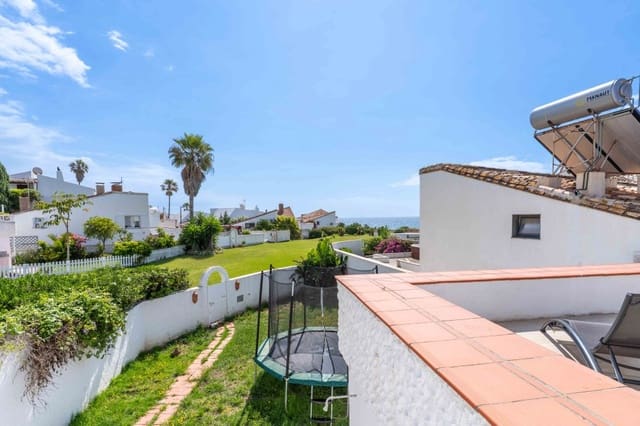 3 makuuhuone Paritalo myytävänä paikassa Estepona mukana uima-altaan - 549 000 € (Ref: 9012116)