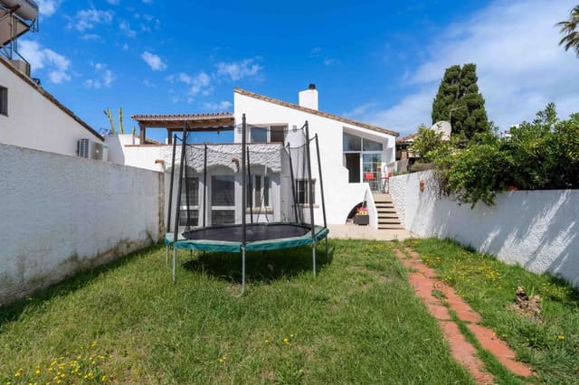 3 makuuhuone Paritalo myytävänä paikassa Estepona mukana uima-altaan - 549 000 € (Ref: 9012116)