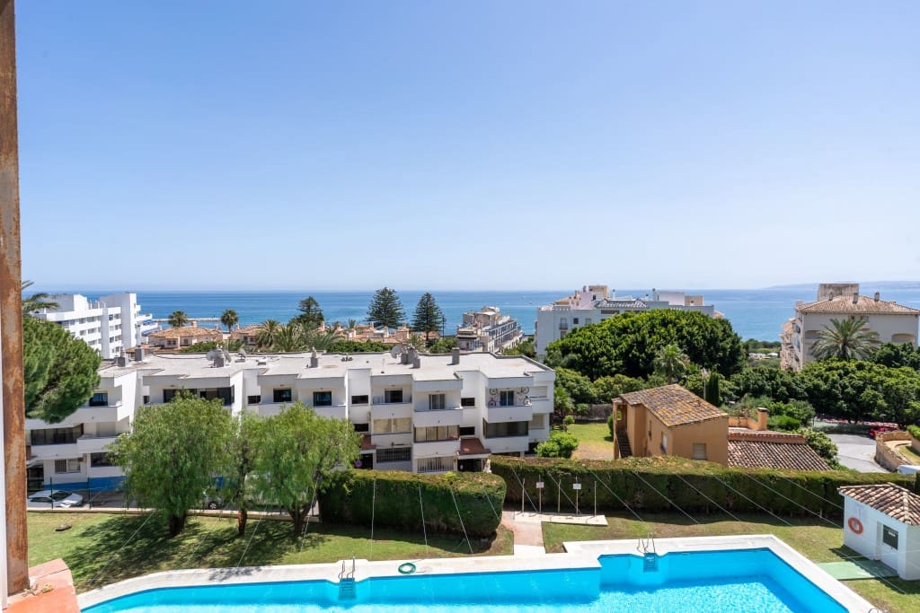 3 Zimmer Apartment zu verkaufen in Estepona mit Pool - 495.000 € (Ref: 9026440)