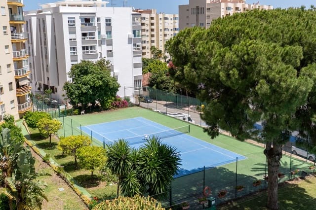 3 Zimmer Apartment zu verkaufen in Puerto de Estepona, Estepona mit Pool - 495.000 € (Ref: 9026440)