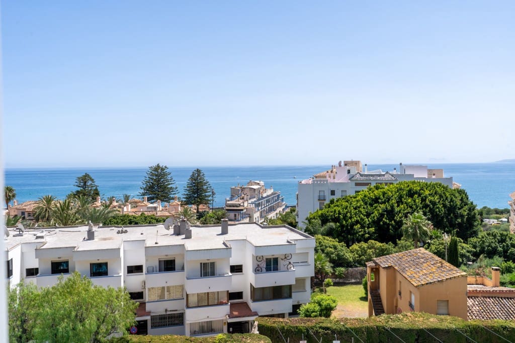 3 Zimmer Apartment zu verkaufen in Estepona mit Pool - 495.000 € (Ref: 9026440)