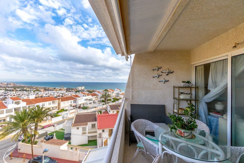 3 slaapkamer Penthouse te koop in La Mata met zwembad - € 232.000 (Ref: 9048599)