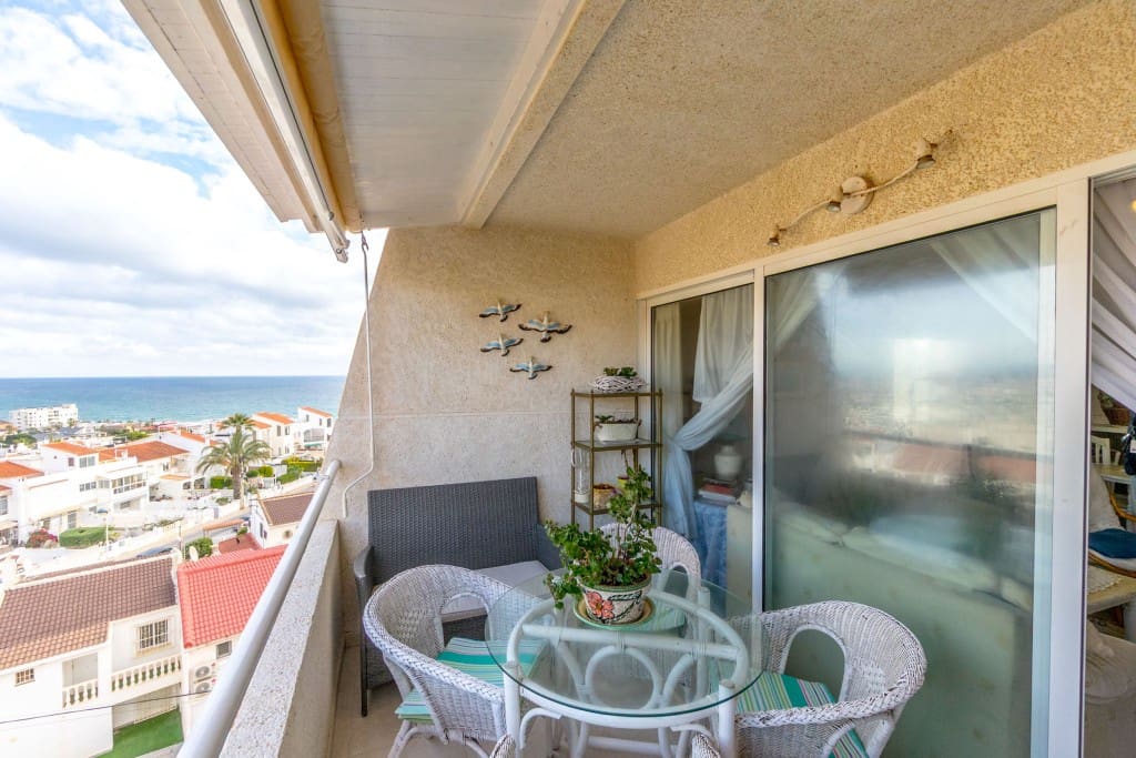 3 slaapkamer Penthouse te koop in La Mata met zwembad - € 232.000 (Ref: 9048599)