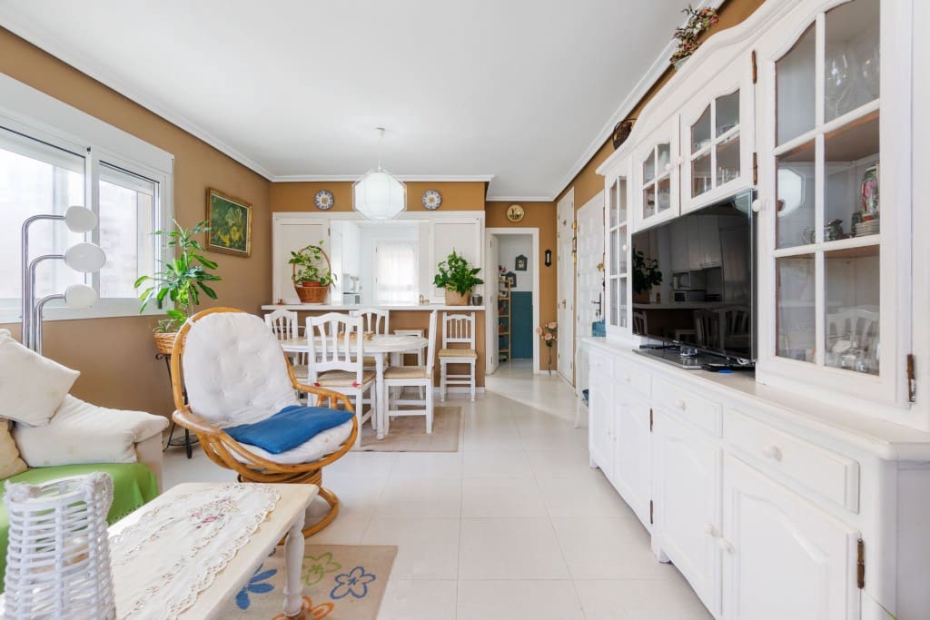 3 slaapkamer Penthouse te koop in La Mata met zwembad - € 232.000 (Ref: 9048599)