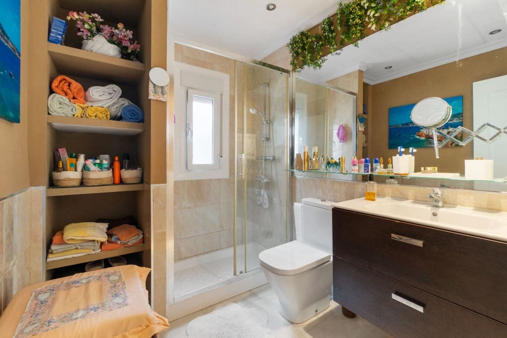 3 slaapkamer Penthouse te koop in La Mata met zwembad - € 232.000 (Ref: 9048599)