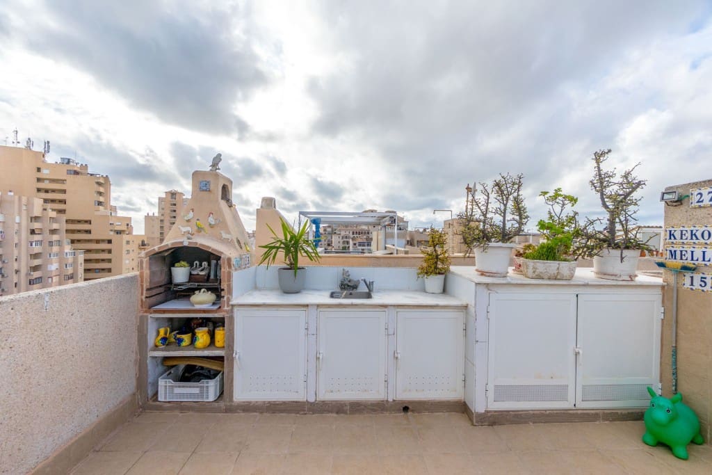 3 slaapkamer Penthouse te koop in La Mata met zwembad - € 232.000 (Ref: 9048599)