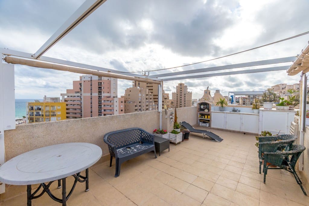 3 slaapkamer Penthouse te koop in La Mata met zwembad - € 232.000 (Ref: 9048599)