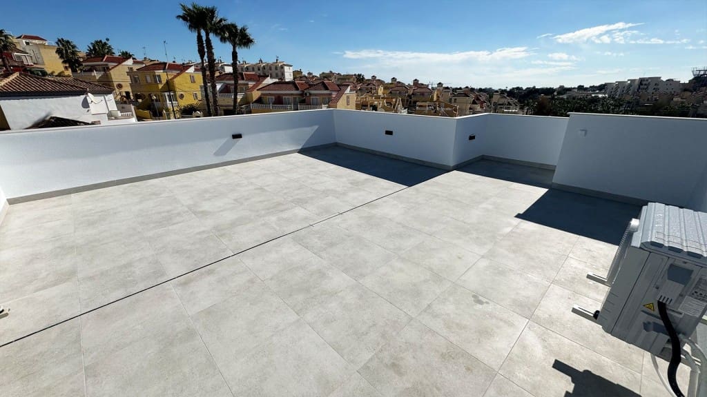 3 quarto Moradia para venda em Villamartin com piscina garagem - 450 000 € (Ref: 9048603)