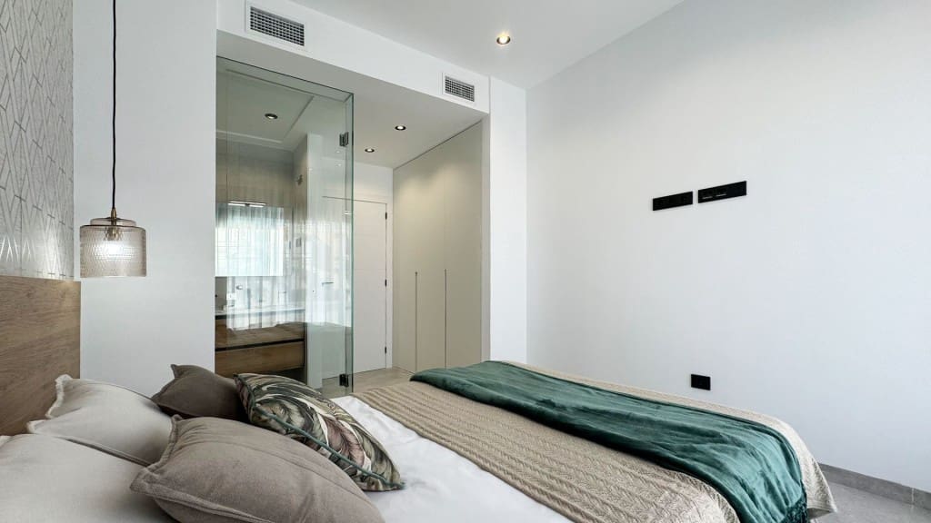 3 quarto Moradia para venda em Villamartin com piscina garagem - 450 000 € (Ref: 9048603)