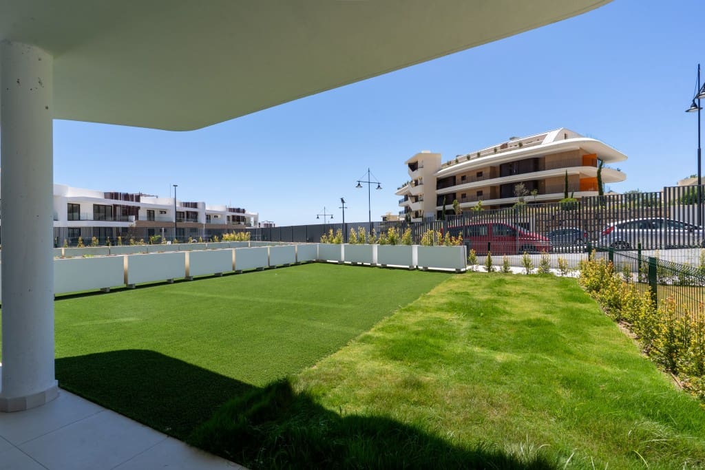 2 soveværelse Lejlighed til salg i Benalmadena med swimmingpool garage - € 695.000 (Ref: 9050891)