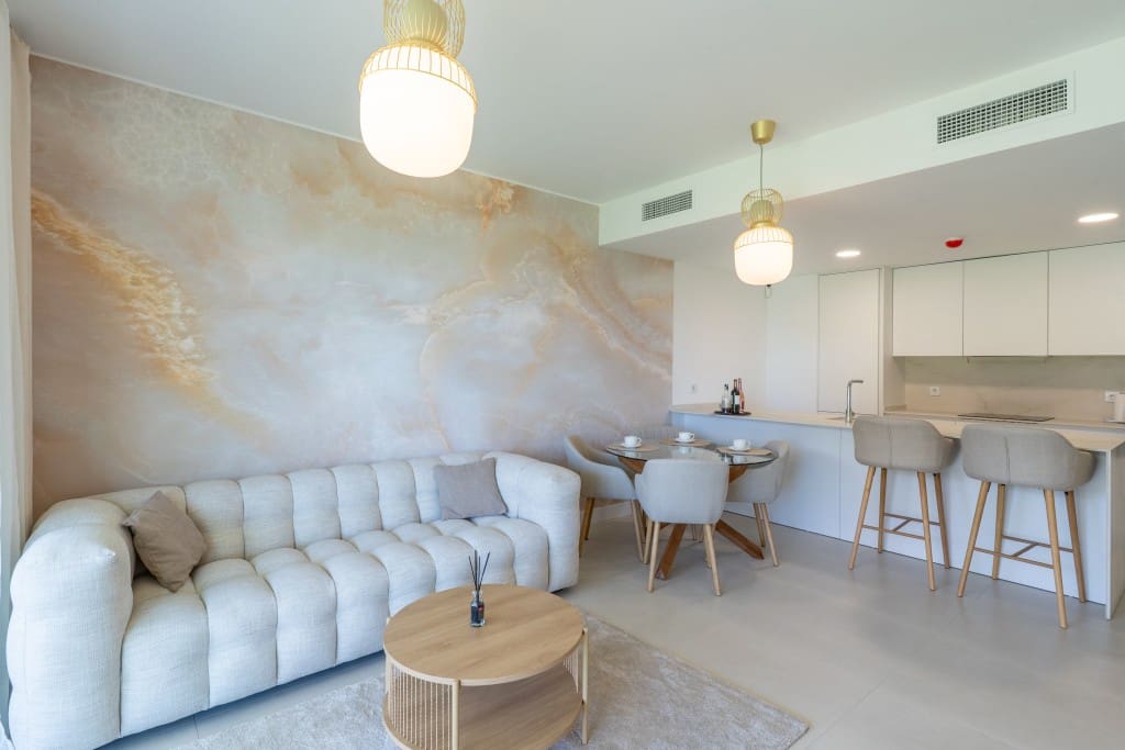 2 soveværelse Lejlighed til salg i Benalmadena med swimmingpool garage - € 695.000 (Ref: 9050891)