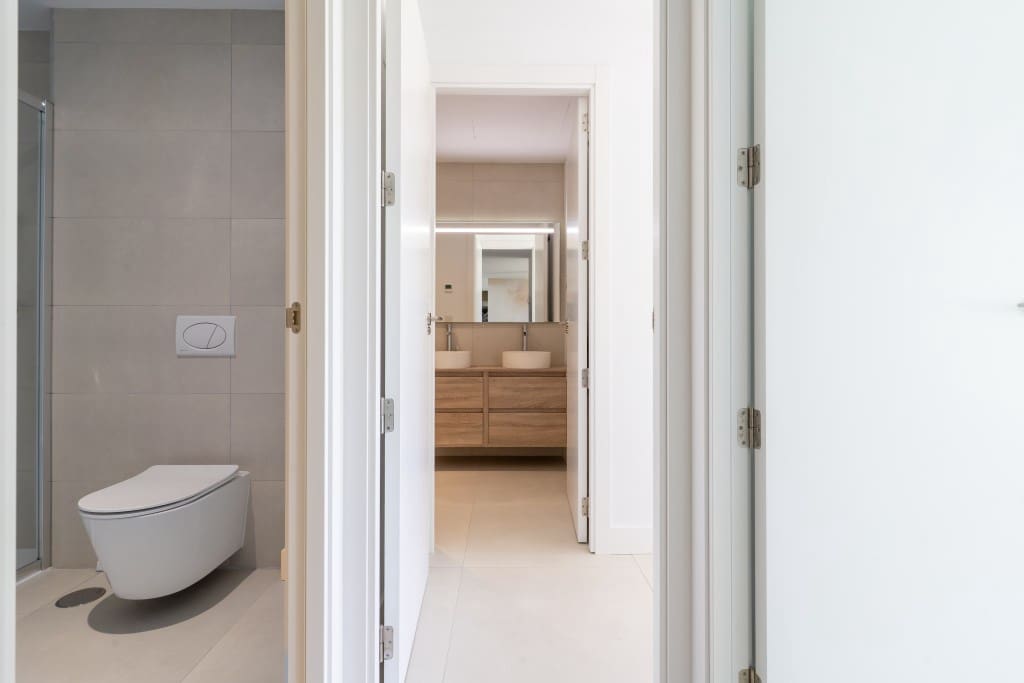 2 soveværelse Lejlighed til salg i Benalmadena med swimmingpool garage - € 695.000 (Ref: 9050891)