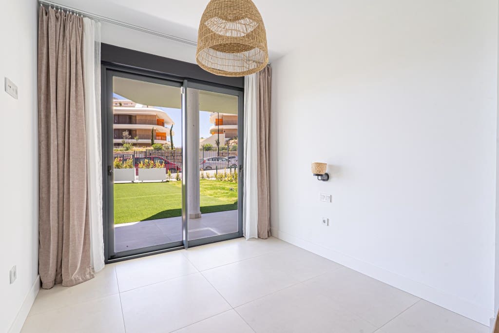 2 soveværelse Lejlighed til salg i Benalmadena med swimmingpool garage - € 695.000 (Ref: 9050891)