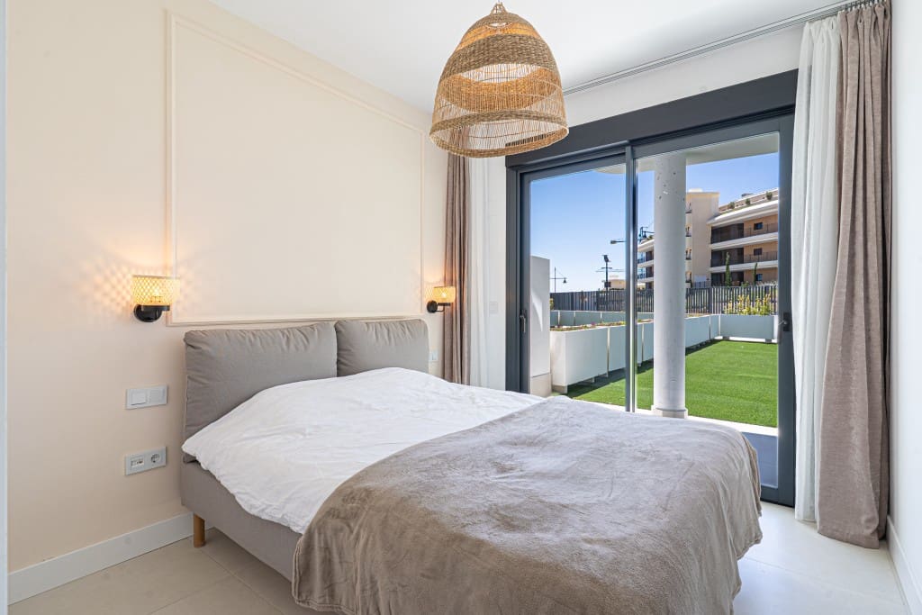 2 soveværelse Lejlighed til salg i Benalmadena med swimmingpool garage - € 695.000 (Ref: 9050891)