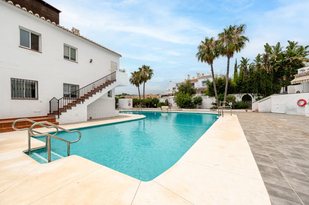 1 soveværelse Lejlighed til salg i Nerja med swimmingpool - € 196.000 (Ref: 9057418)