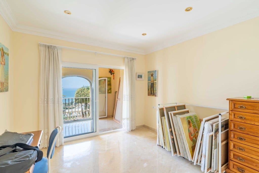 5 sypialnia Willa na sprzedaż w La Capellania z basenem garażem - 1 890 000 € (Ref: 9068705)