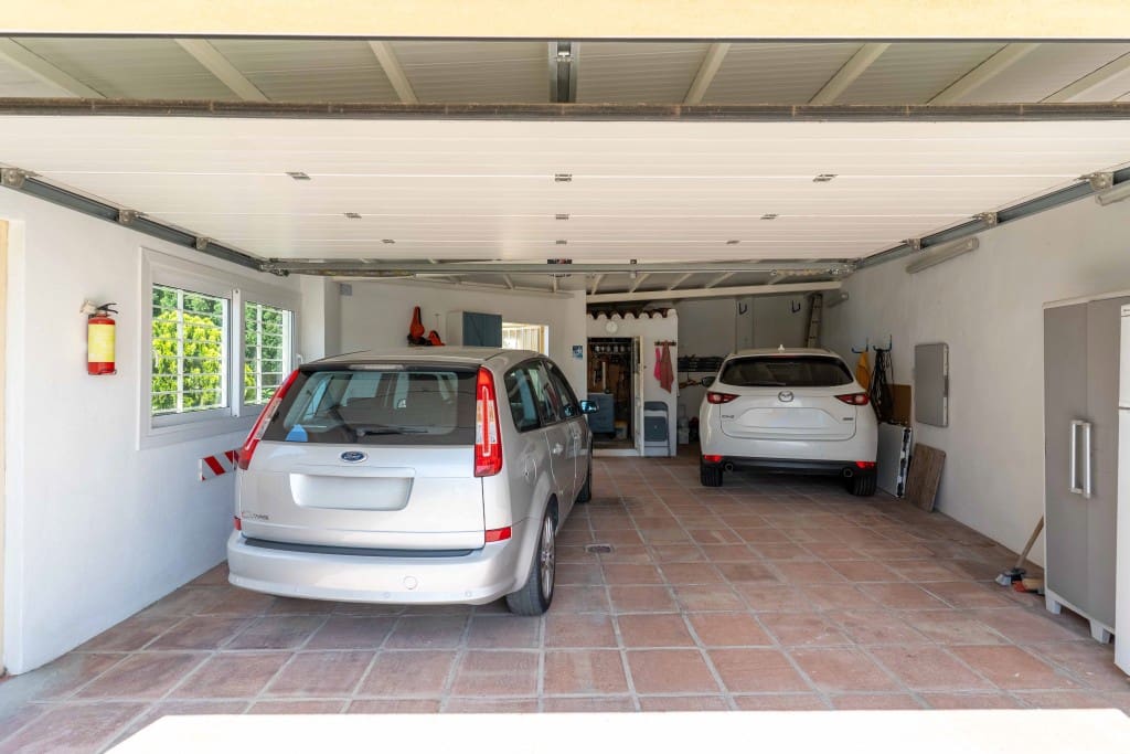 5 sypialnia Willa na sprzedaż w La Capellania z basenem garażem - 1 890 000 € (Ref: 9068705)