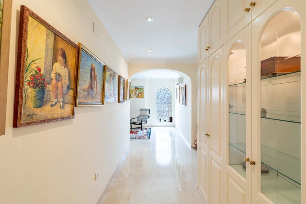 5 sypialnia Willa na sprzedaż w La Capellania z basenem garażem - 1 890 000 € (Ref: 9068705)