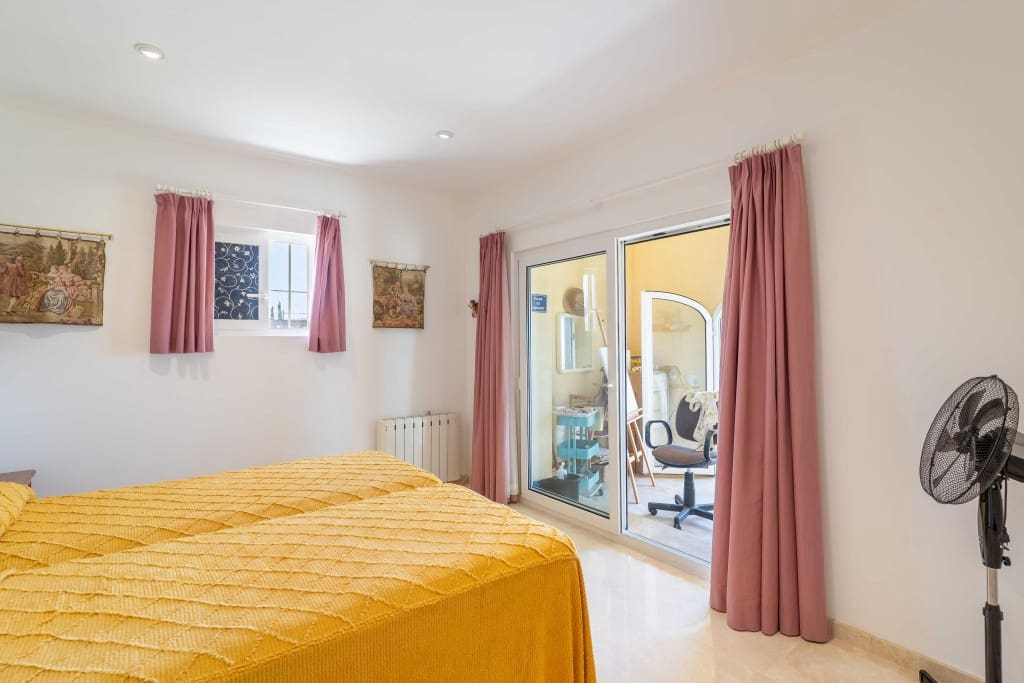 5 sypialnia Willa na sprzedaż w La Capellania z basenem garażem - 1 890 000 € (Ref: 9068705)