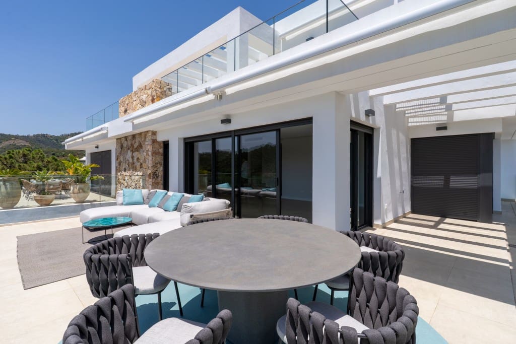 3 soveværelse Penthouse til salg i New Golden Mile med swimmingpool garage - € 675.000 (Ref: 9068706)