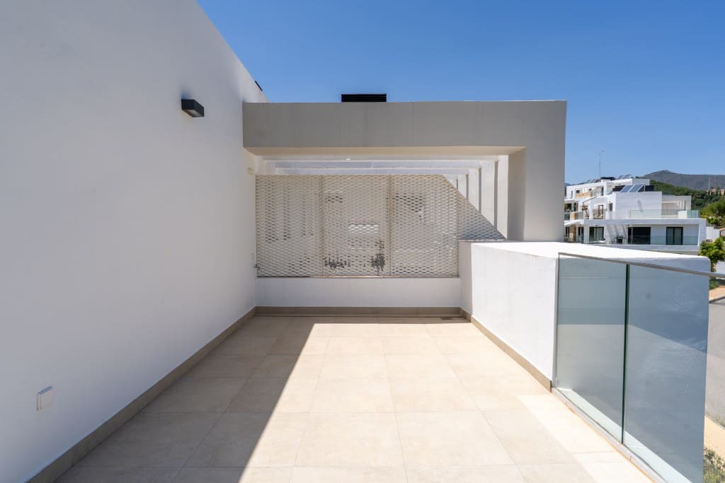 3 soveværelse Penthouse til salg i New Golden Mile med swimmingpool garage - € 675.000 (Ref: 9068706)