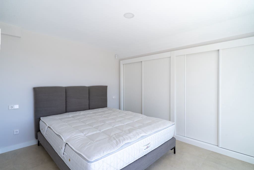 3 soveværelse Penthouse til salg i New Golden Mile med swimmingpool garage - € 675.000 (Ref: 9068706)