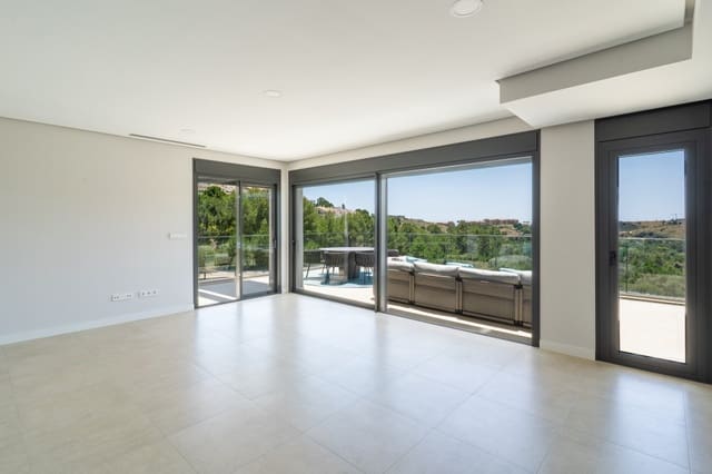 3 soverom Penthouse til salgs i Selwo, Estepona med svømmebasseng garasje - € 675 000 (Ref: 9068706)