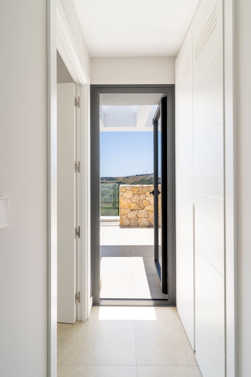 3 soveværelse Penthouse til salg i New Golden Mile med swimmingpool garage - € 675.000 (Ref: 9068706)