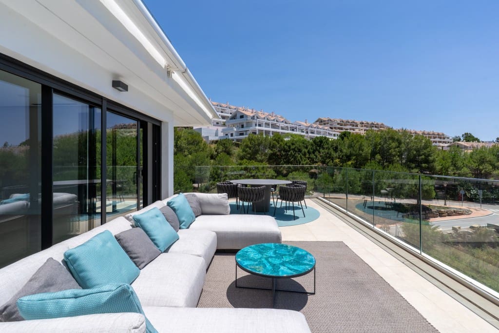 3 soveværelse Penthouse til salg i New Golden Mile med swimmingpool garage - € 675.000 (Ref: 9068706)