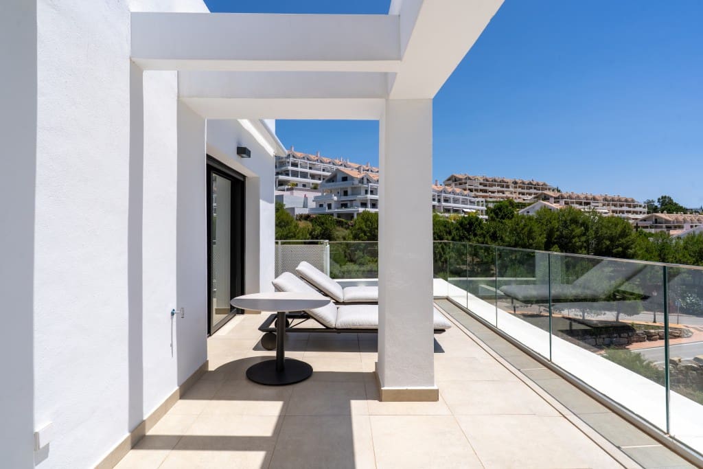 3 soveværelse Penthouse til salg i New Golden Mile med swimmingpool garage - € 675.000 (Ref: 9068706)